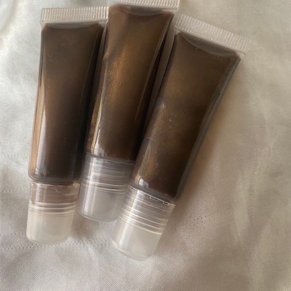 Brown lipgloss🐻 - Picture 2 of 3